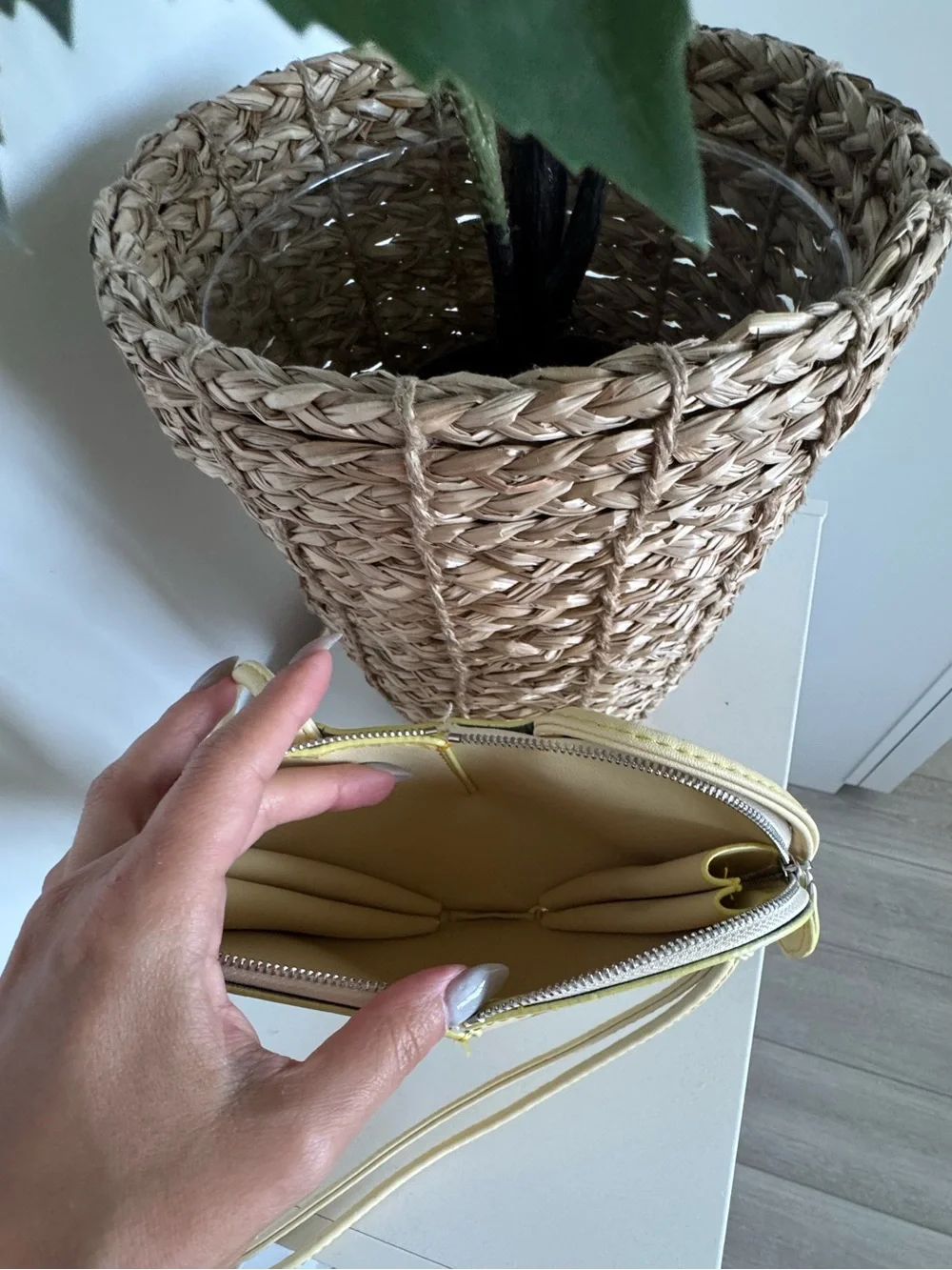 Heart-Shaped Crossbody in butter Yellow
